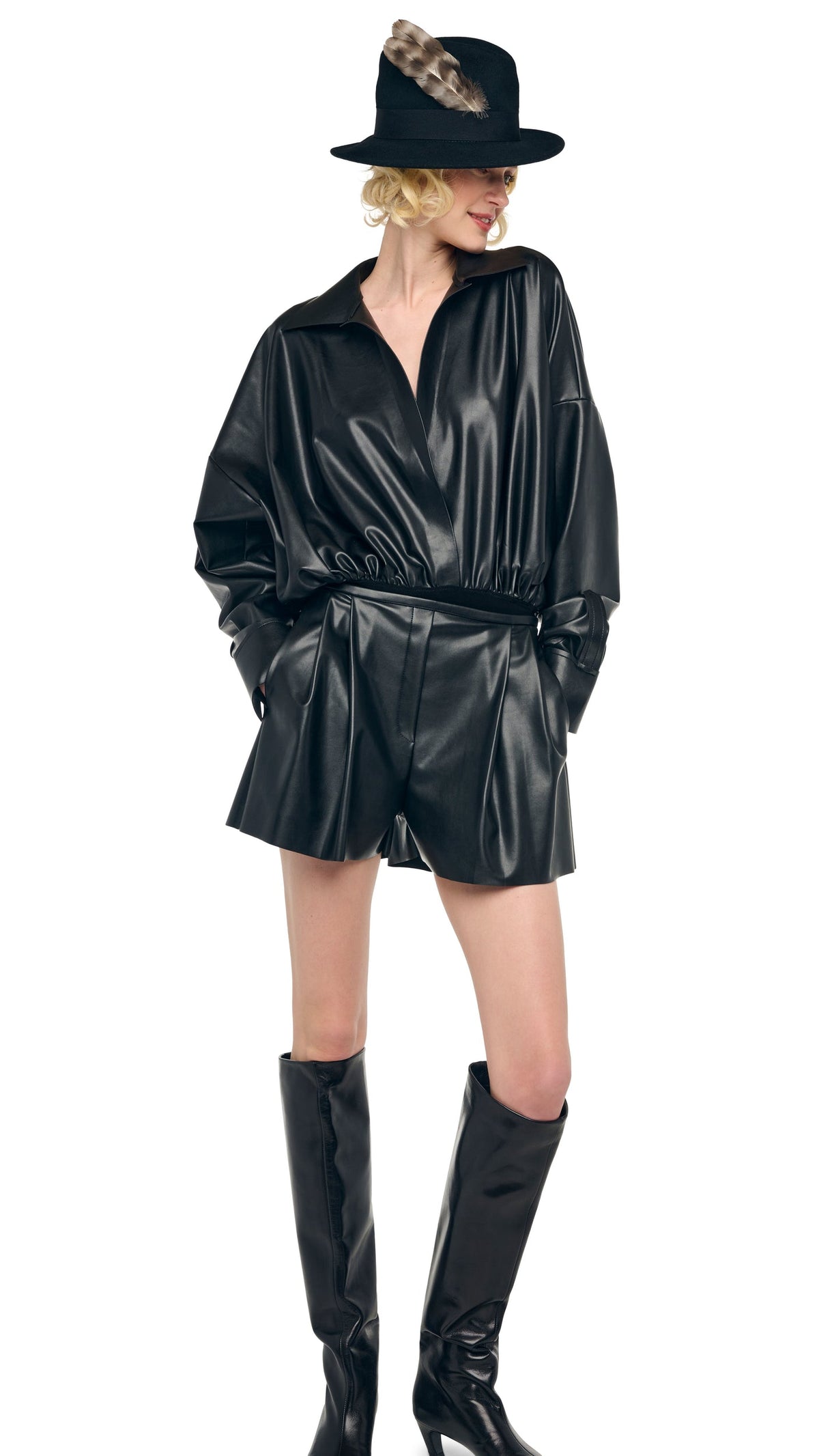 Norma Kamali MENS PLEAT SHORT